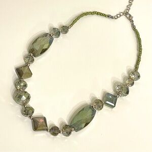 Stunning Unsigned Silver Tone Green Glass Beaded Statement Elegant Necklace